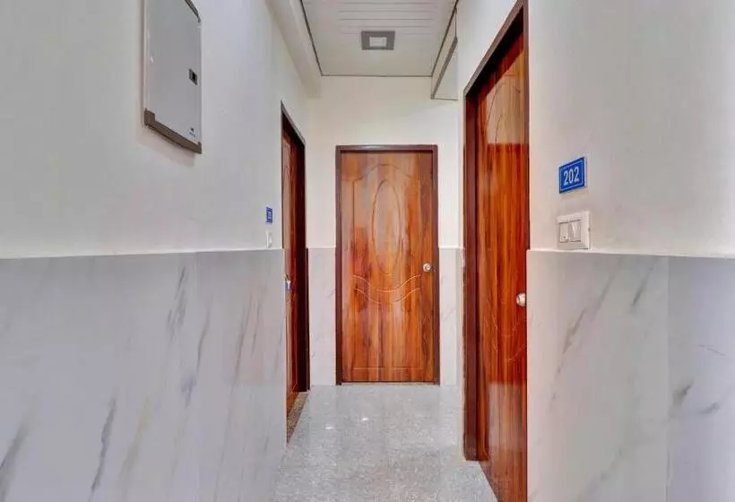Collection O Hotel The Second Home