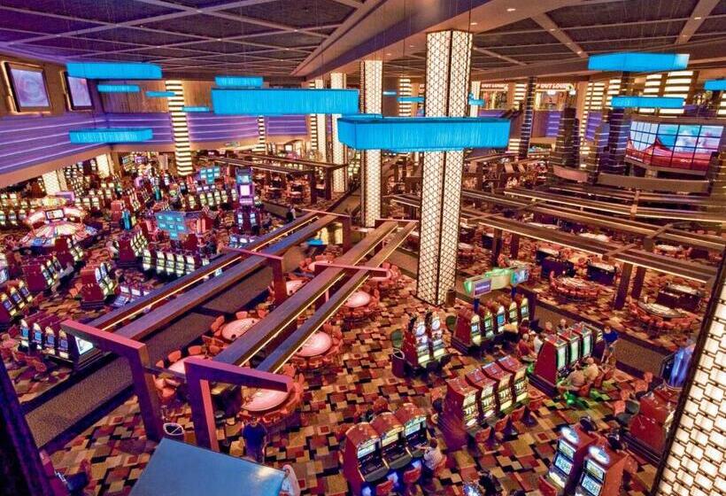 Devine Unit By Planet Hollywood Casino Strip Las Vegas