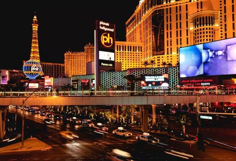Devine Unit By Planet Hollywood Casino Strip Las Vegas