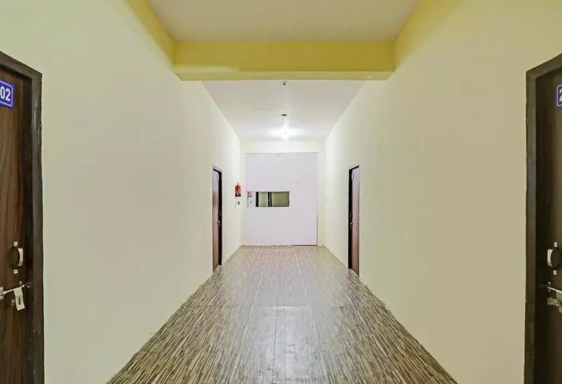 ホテル Oyo Flagship Ub Inn & Restaurant
