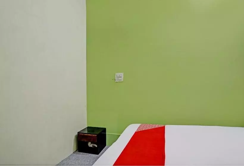 ホテル Oyo Flagship Ub Inn & Restaurant