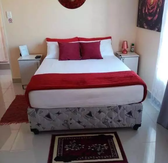 تختخواب و صبحانه Ngwane Park Guest House