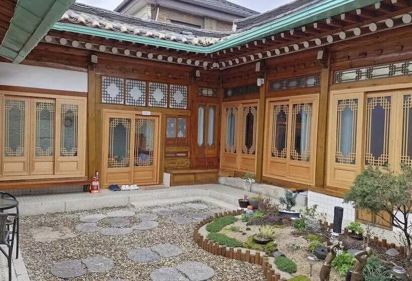 پانسیون Leedo Hanok
