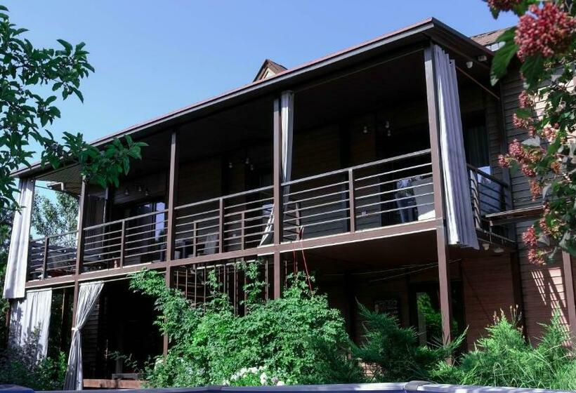 پانسیون Svezhest/свежесть