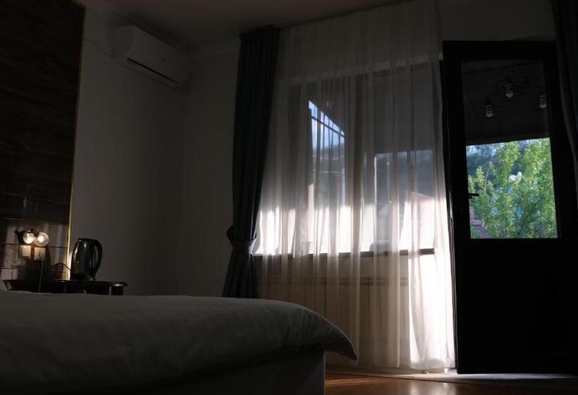 پانسیون Svezhest/свежесть