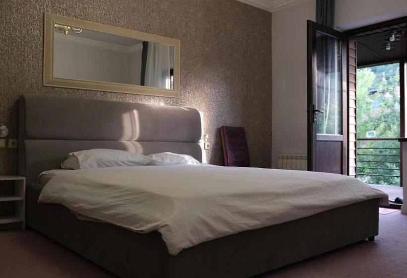 پانسیون Svezhest/свежесть