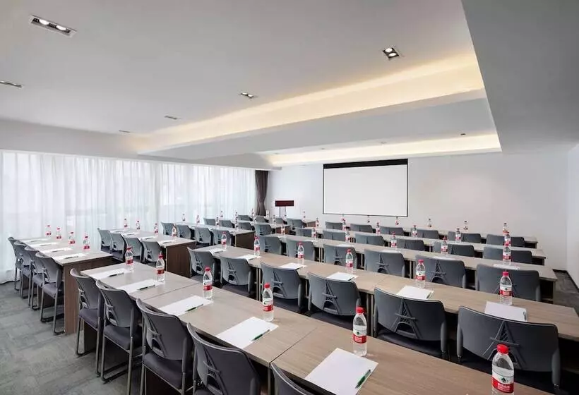 هتل Ramada Encore By Wyndham Kunming Guandu
