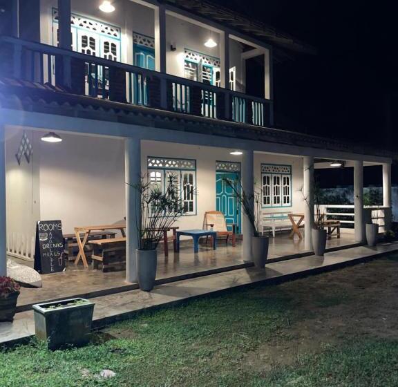 Hotel Stilt Midigama