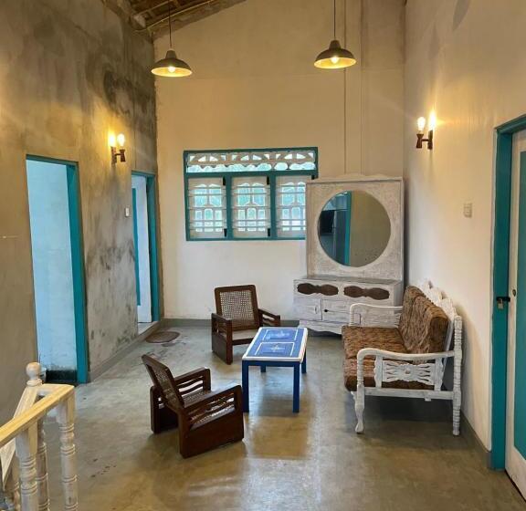 Hotel Stilt Midigama