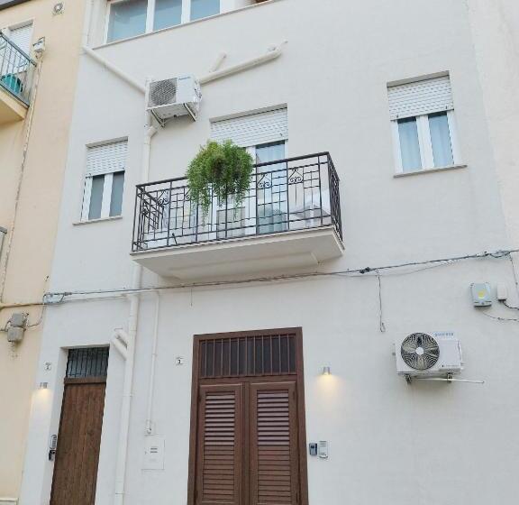 פנסיון Alcamo Rooms Con Garage Privato