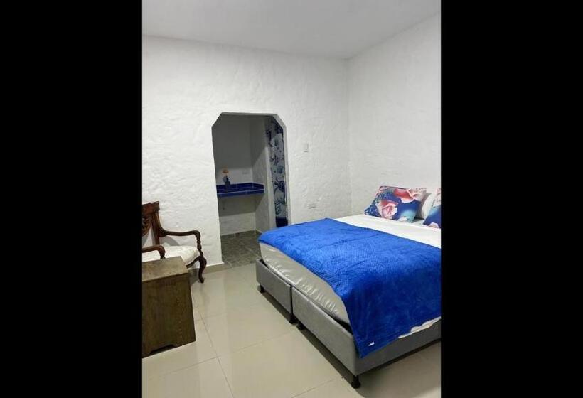 펜션 Room In Lodge   Tr A1d Hostel Room Near Castillo San Felipe With Pool And Wifi