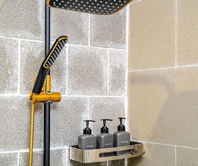 Rainforest Hotel By Nsun