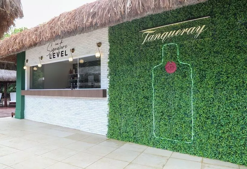 The Signature Level At Grand Palladium Imbassaí Resort & Spa