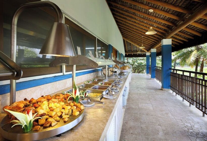 The Signature Level At Grand Palladium Imbassaí Resort & Spa