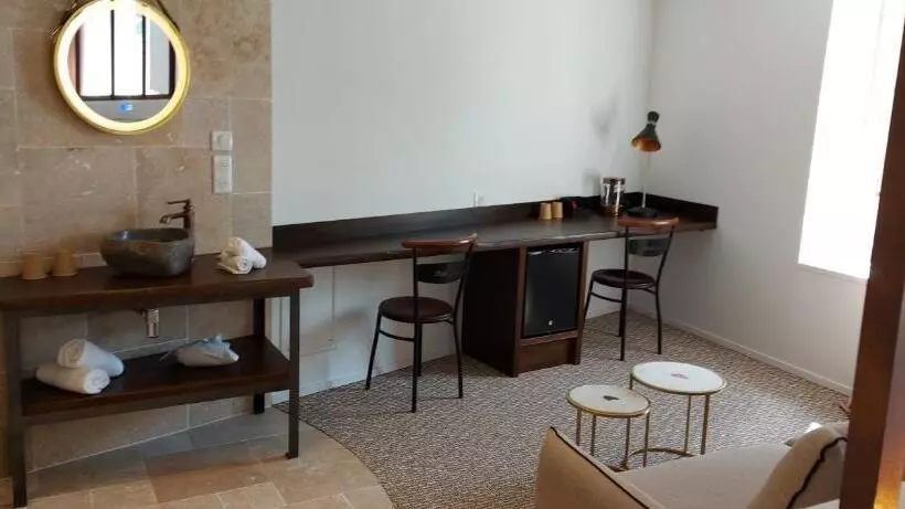 ホテル Auberge Le Petit Mas