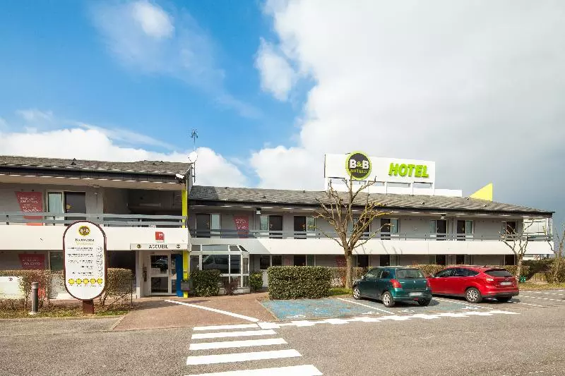 B&b Hotel La Queue En Brie