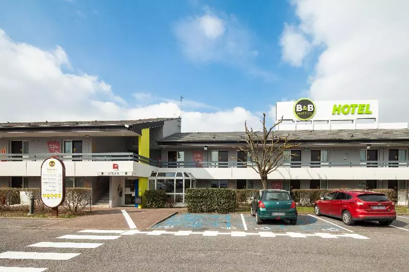 B&b Hotel La Queue En Brie