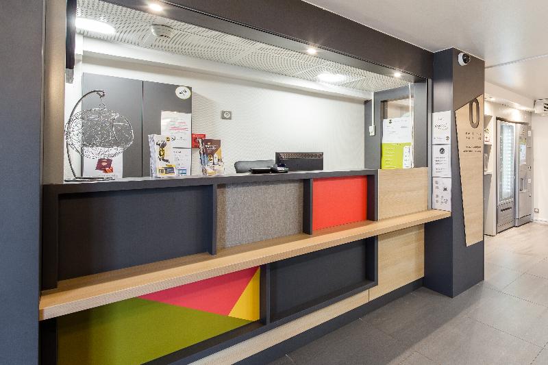 B&b Hotel La Queue En Brie