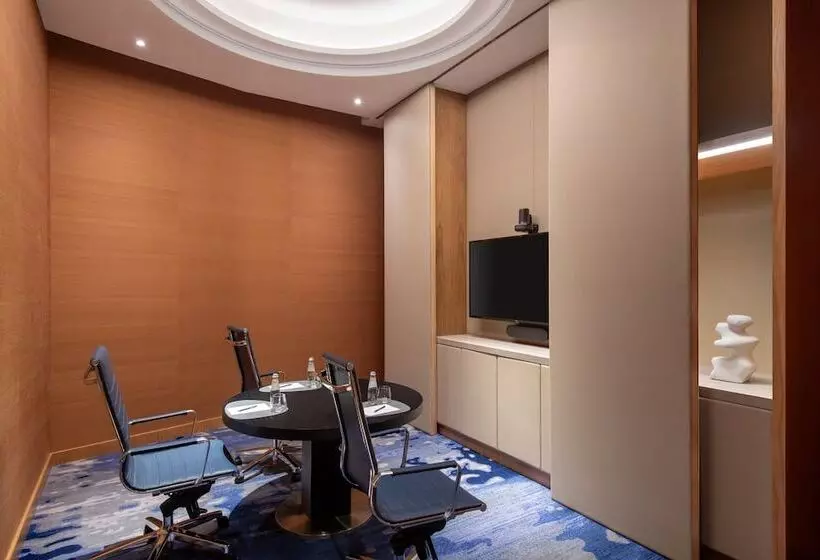 Abesq Doha Hotel And Residences, An Ihg