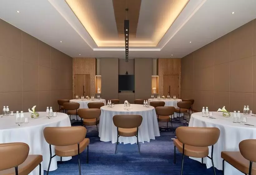 Abesq Doha Hotel And Residences, An Ihg