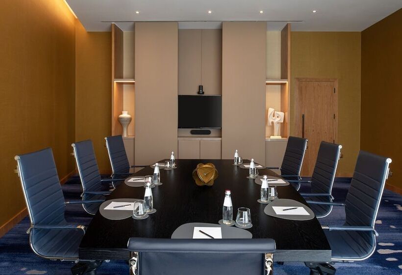 Abesq Doha Hotel And Residences, An Ihg