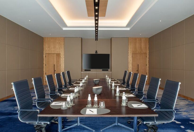 Abesq Doha Hotel And Residences, An Ihg