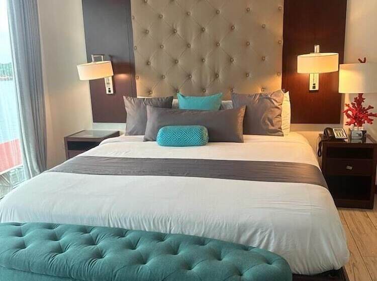 فندق Azul Bocas Town