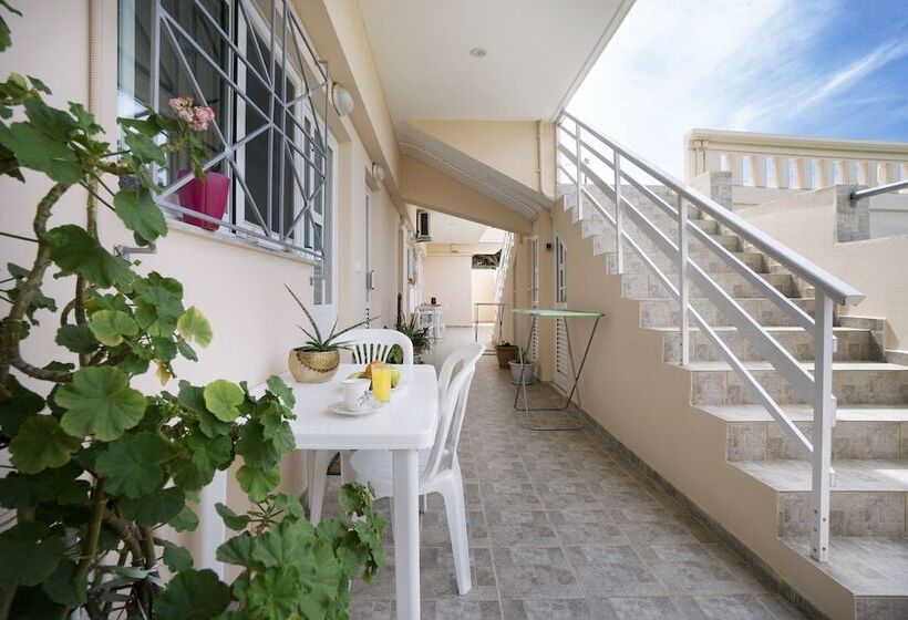 Skamagkas M. Apartments