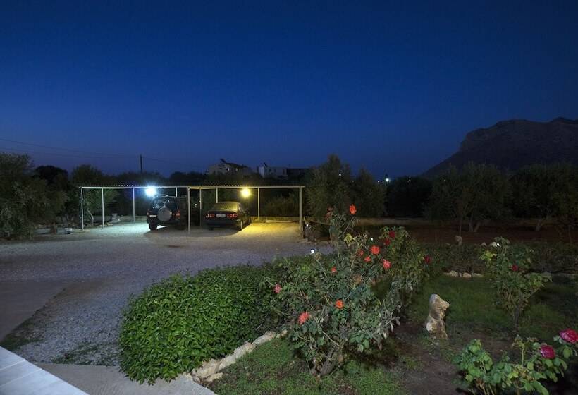 Skamagkas M. Apartments