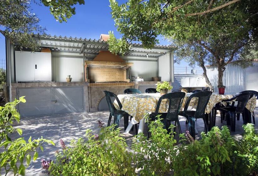 Skamagkas M. Apartments