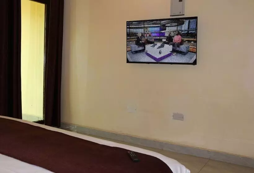 هتل Koru Country Club