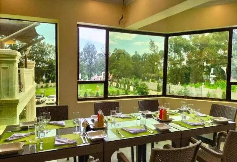 هتل Koru Country Club