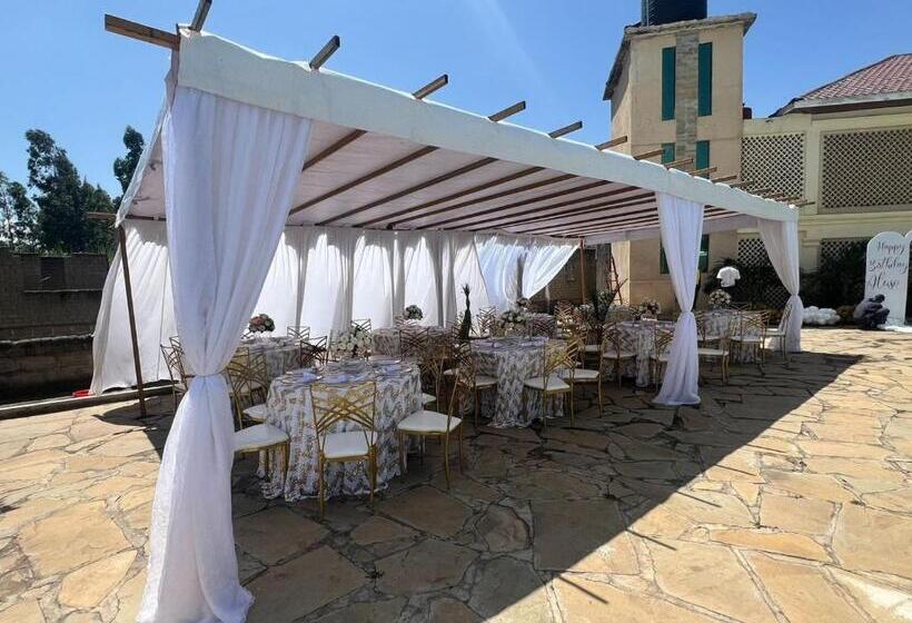 هتل Koru Country Club