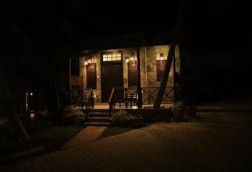 ホテル Villa Pinnawala & Restaurant