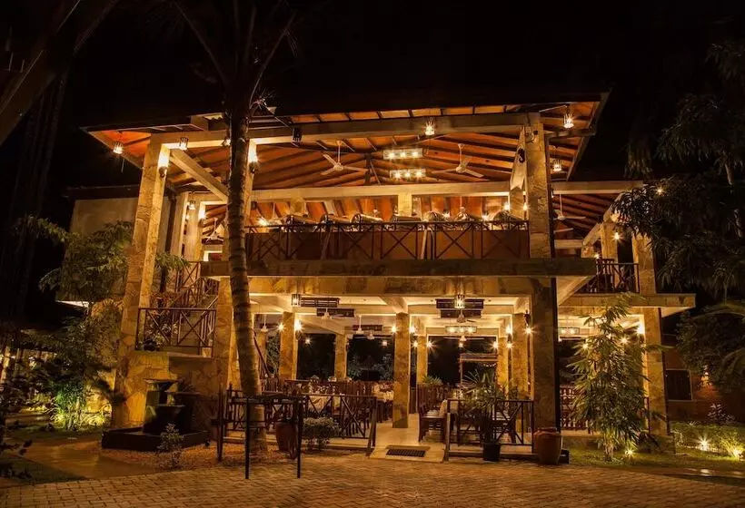 ホテル Villa Pinnawala & Restaurant