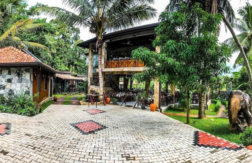 Отель Villa Pinnawala & Restaurant