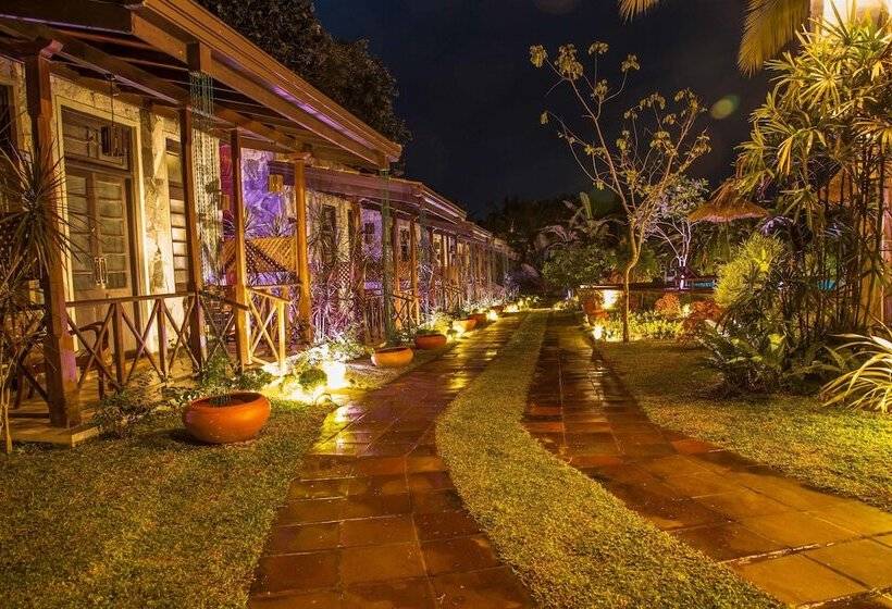 Отель Villa Pinnawala & Restaurant