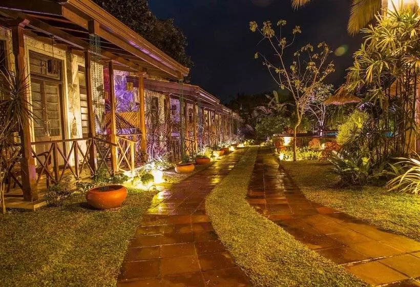 ホテル Villa Pinnawala & Restaurant
