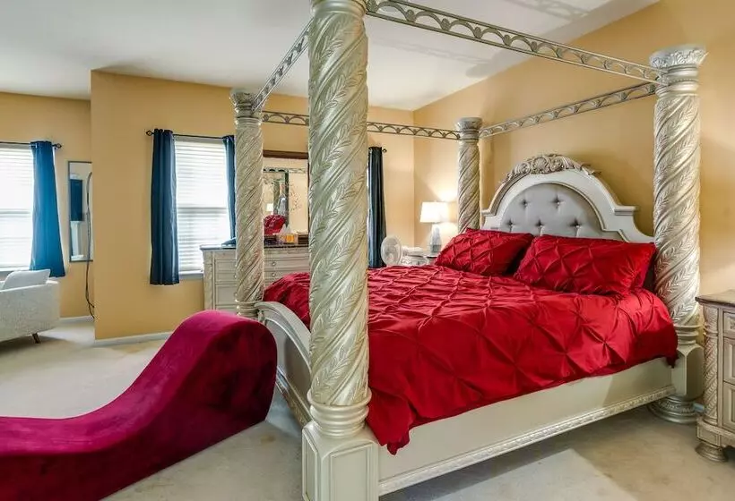 Centrally Located Family Home W/ Pool