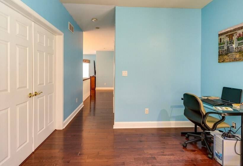 Centrally Located Family Home W/ Pool