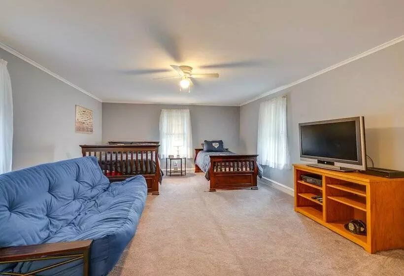 Clifford Home ~ 8 Mi To Elk Mountain Ski Resort!