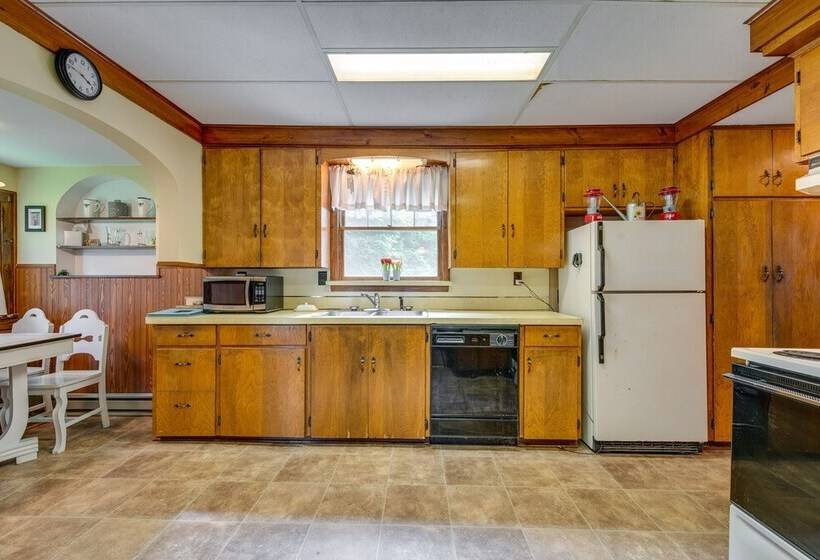 Clifford Home ~ 8 Mi To Elk Mountain Ski Resort!