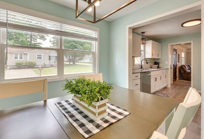 Chippewa Lake Cottage W/ Fire Pit!