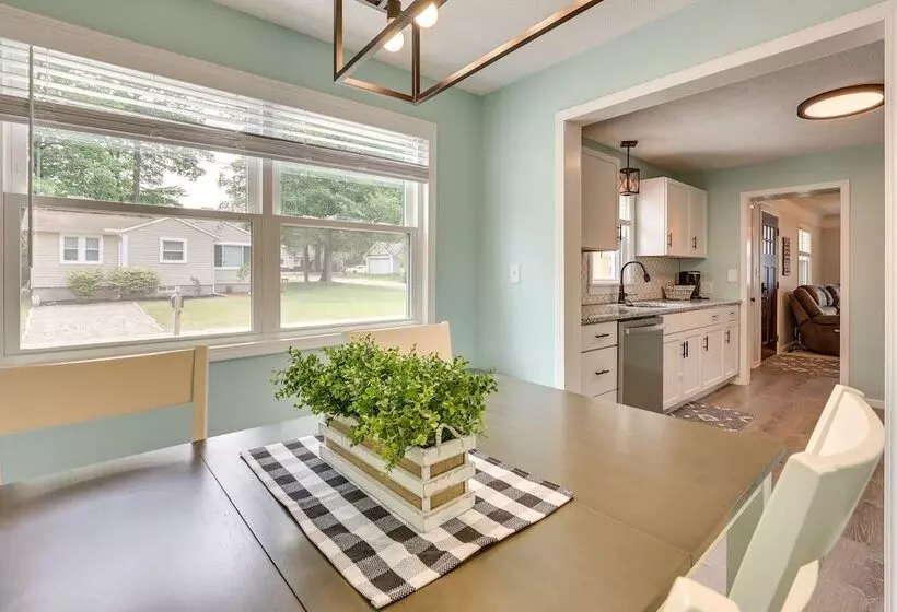 Chippewa Lake Cottage W/ Fire Pit!