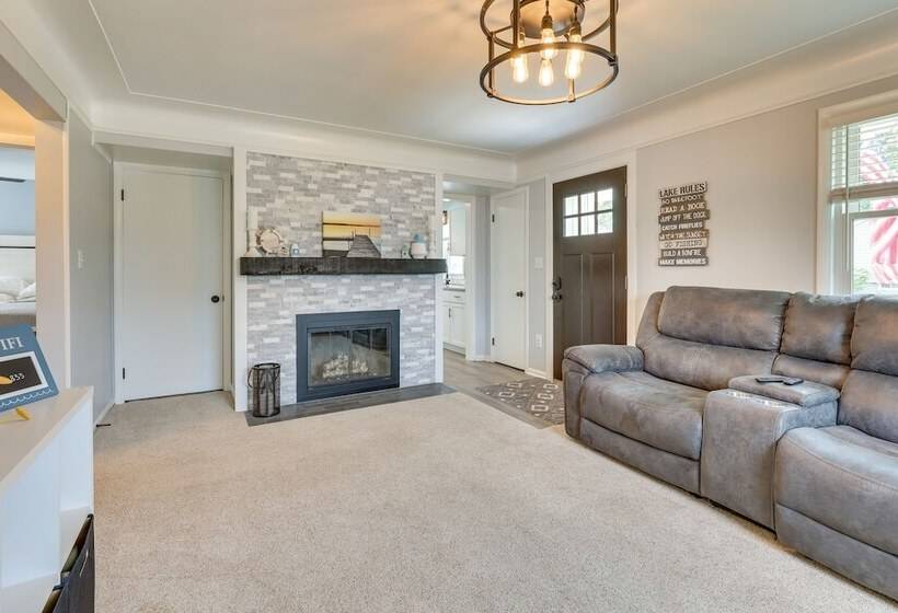 Chippewa Lake Cottage W/ Fire Pit!