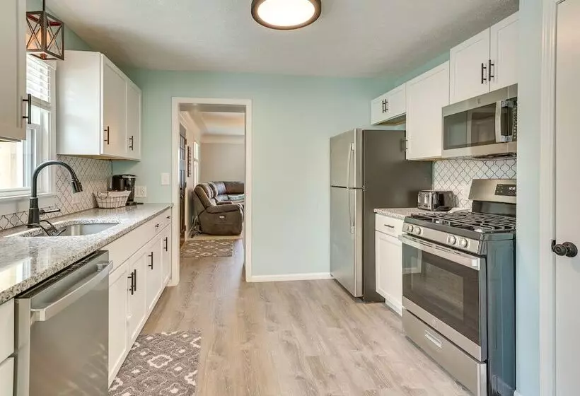 Chippewa Lake Cottage W/ Fire Pit!