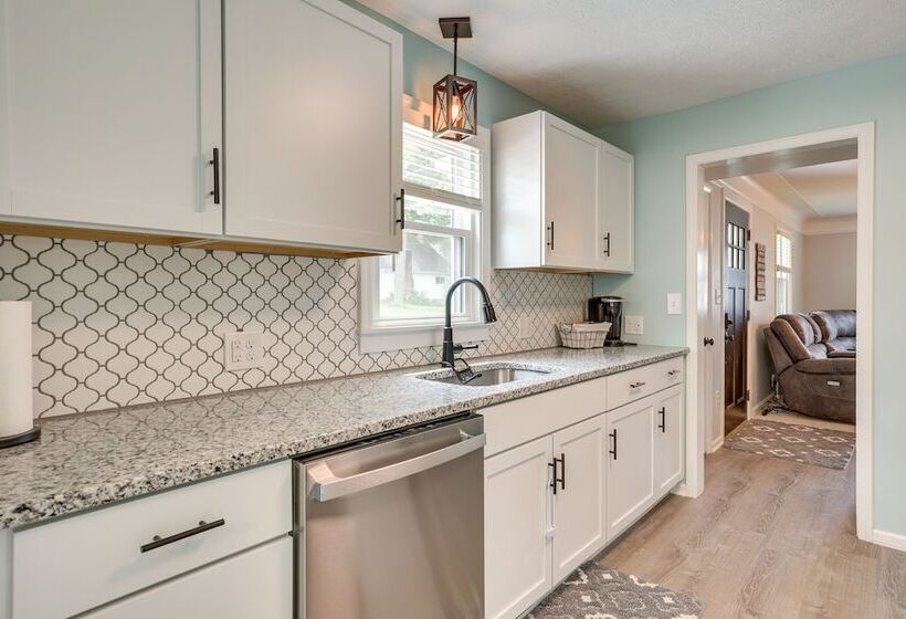 Chippewa Lake Cottage W/ Fire Pit!