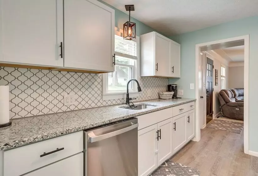 Chippewa Lake Cottage W/ Fire Pit!