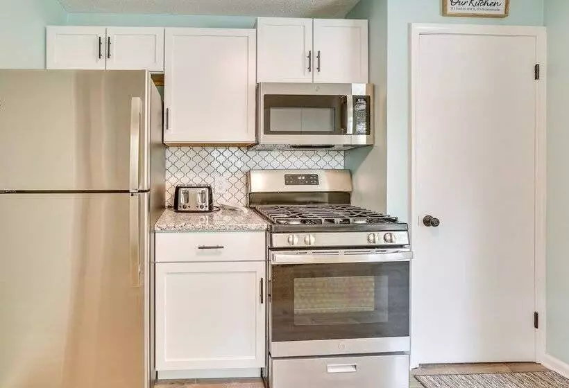 Chippewa Lake Cottage W/ Fire Pit!