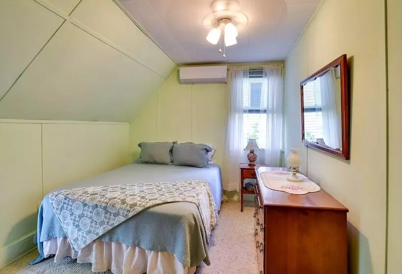 Cozy Cohocton Cottage W/ Private Beach & Deck!